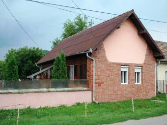 Vanzare casa suprafata teren: 5100 mp