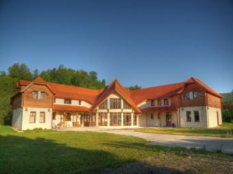 Vanzare Pensiune suprafata: 910 mp