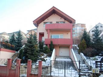 Chirie casa 4 camere Andrei Muresanu suprafata teren: 1200 mp suprafata construita: 280 mp