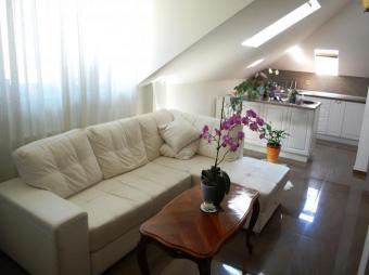 Vanzare apartament 3 camere Andrei Muresanu suprafata: 100 mp suprafata teren: 0.00 mp