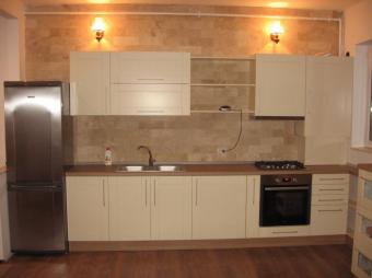 Vanzare apartament 3 camere Zorilor suprafata: 75 mp suprafata balcon: 15 mp suprafata teren: 0.00 mp