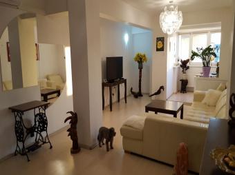 Vanzare apartament 3 camere Gheorgheni suprafata: 77 mp suprafata teren: 0.00 mp