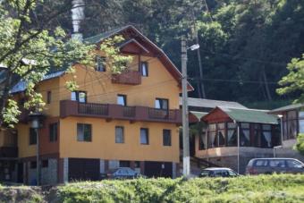 Vanzare Pensiune . suprafata: 2675 mp