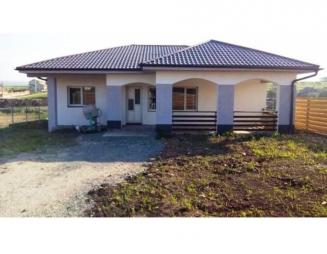 Vanzare casa 4 camere Dezmir suprafata teren: 420 mp suprafata construita: 85 mp