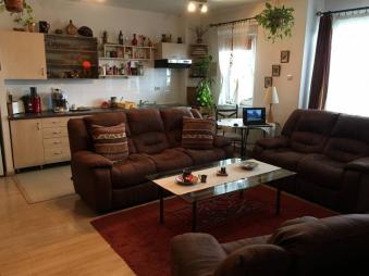 Vanzare apartament 3 camere Buna Ziua suprafata: 78 mp suprafata balcon: 23 mp suprafata teren: 0.00 mp