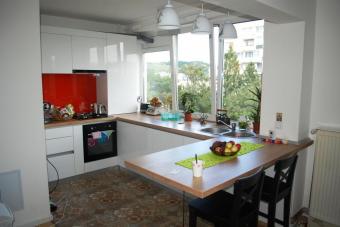 Vanzare apartament 3 camere Grigorescu suprafata: 63 mp suprafata balcon: 7 mp suprafata teren: 0.00 mp