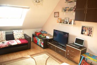 Vanzare apartament 3 camere Floresti suprafata: 80 mp suprafata teren: 0.00 mp