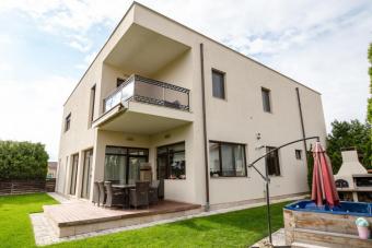 Vanzare casa 5 camere Floresti suprafata teren: 320 mp suprafata construita: 650 mp