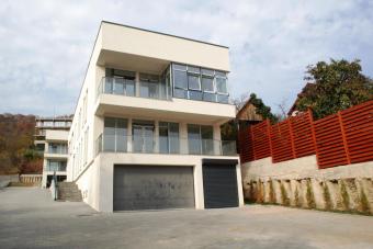 Vanzare apartament 3 camere Grigorescu suprafata: 78 mp suprafata teren: 190 mp