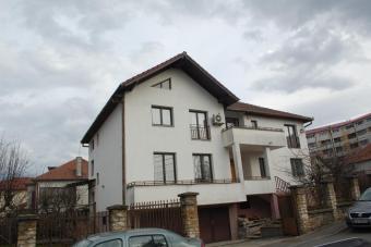 Vanzare casa 7 camere Zorilor suprafata teren: 590 mp suprafata construita: 300 mp