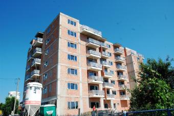 Vanzare apartament 3 camere Dambu Rotund suprafata: 73 mp suprafata balcon: 4 mp suprafata teren: 0.00 mp