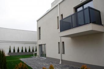 Vanzare apartament 3 camere Centru suprafata: 66 mp suprafata teren: 0.00 mp