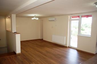 Vanzare apartament 3 camere Floresti suprafata: 88 mp suprafata balcon: 11 mp suprafata teren: 0.00 mp