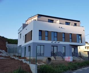 Vanzare apartament 3 camere Floresti suprafata: 73 mp suprafata balcon: 17 mp suprafata teren: 0.00 mp