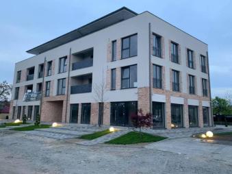 Vanzare  spatiu comercial  Jucu suprafata: 40-120 mp