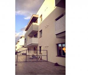Vanzare apartament 3 camere Floresti suprafata: 77 mp suprafata balcon: 72 mp suprafata teren: 0.00 mp