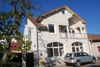 Vanzare casa Centru suprafata teren: 500 mp suprafata construita: 538 mp