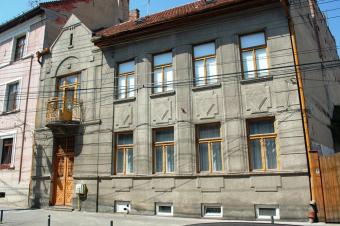 Vanzare  apartament 3 camere Centru suprafata: 147 mp suprafata teren: 39 mp