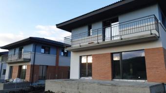 Vanzare  casa 5 camere Baciu suprafata teren: 500-700 mp suprafata construita: 205 mp